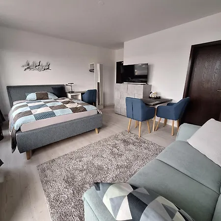 Tinyflat33 In Mit Internet Balkon Stellplatz Magenta Tv アパート コブレンツ